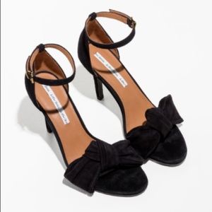 *NWT* Black suede bow heels (& Other Stories)